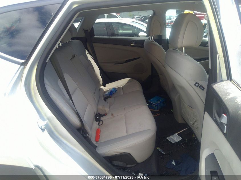 2017 HYUNDAI TUCSON SE - KM8J33A49HU443794