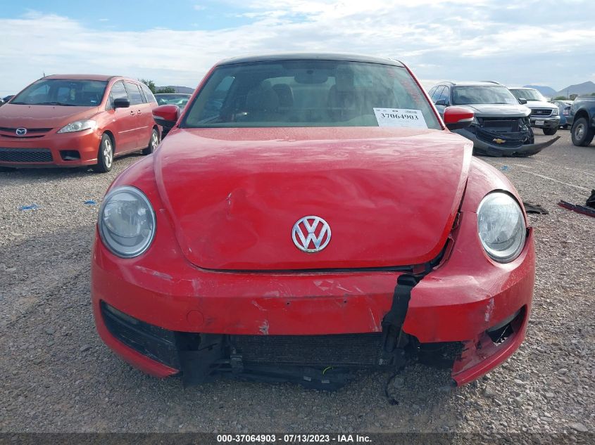 2013 VOLKSWAGEN BEETLE COUPE 2.5L W/SUN - 3VWJP7AT8DM620502
