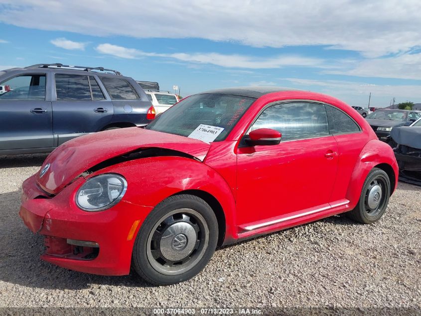 2013 VOLKSWAGEN BEETLE COUPE 2.5L W/SUN - 3VWJP7AT8DM620502