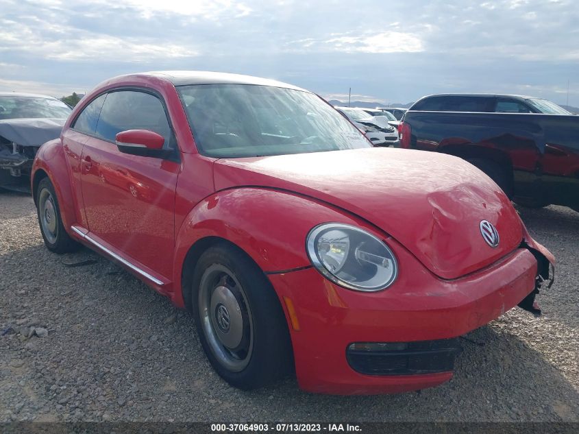 2013 VOLKSWAGEN BEETLE COUPE 2.5L W/SUN - 3VWJP7AT8DM620502