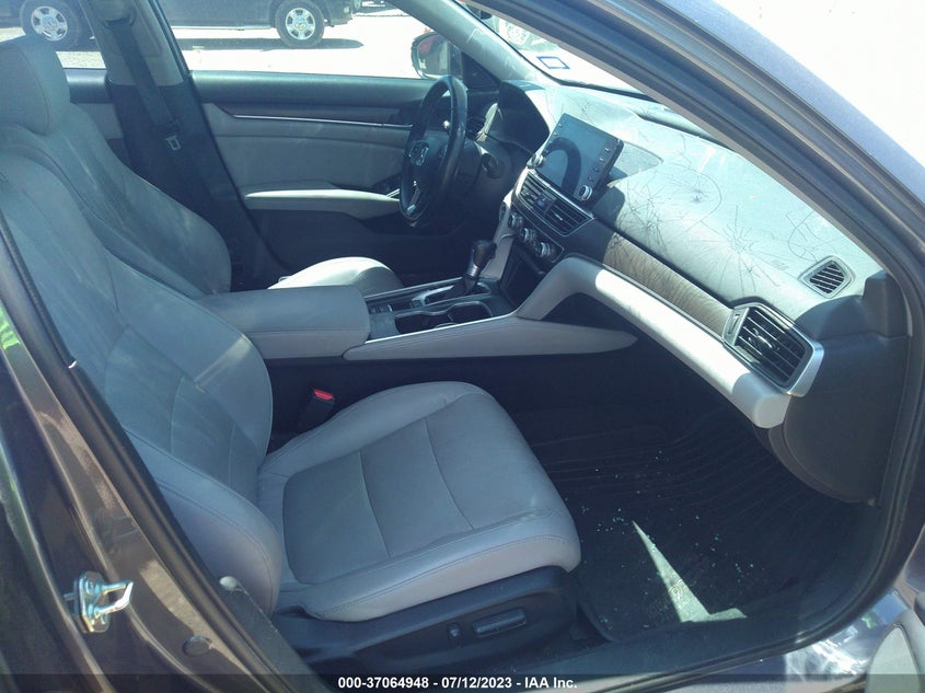 VIN 1HGCV1F51JA153085 2018 HONDA ACCORD SEDAN EX-L 1.5T