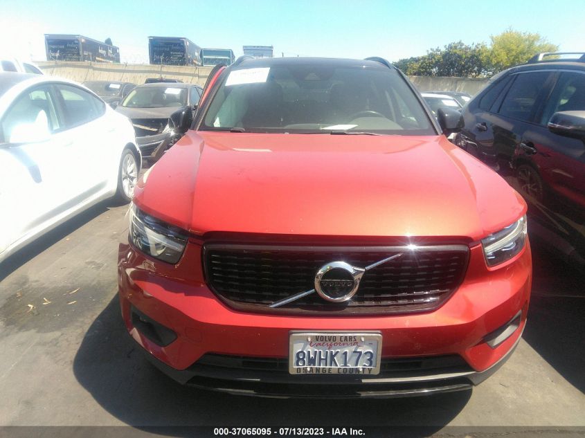 2021 VOLVO XC40 R-DESIGN YV4162UM6M2548152