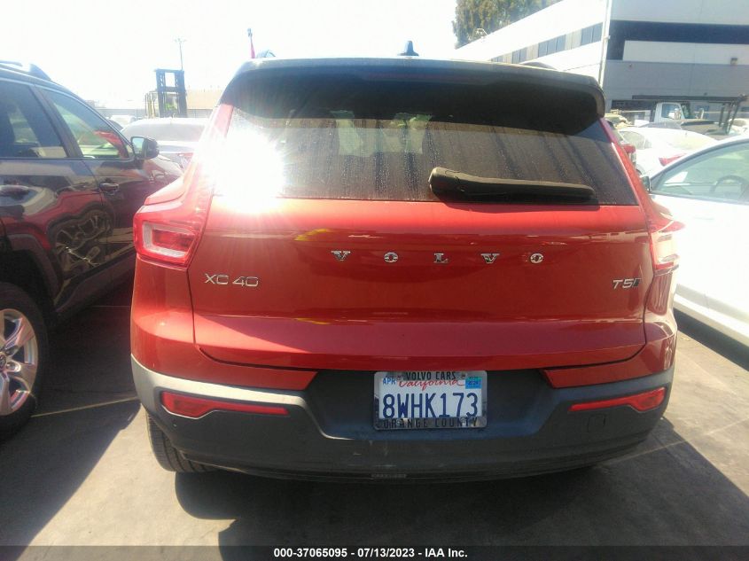 2021 VOLVO XC40 R-DESIGN YV4162UM6M2548152