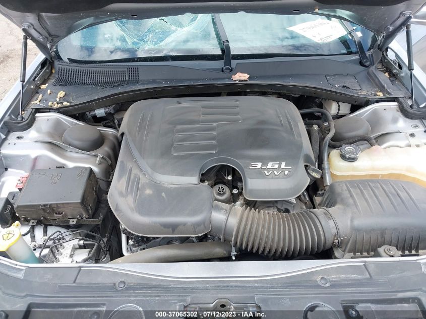 2016 CHRYSLER 300 300C PLATINUM - 2C3CCAPG2GH334408