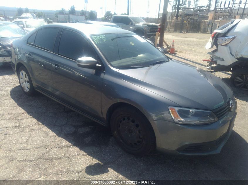 2014 VOLKSWAGEN JETTA SEDAN SE - 3VWD17AJ6EM399626