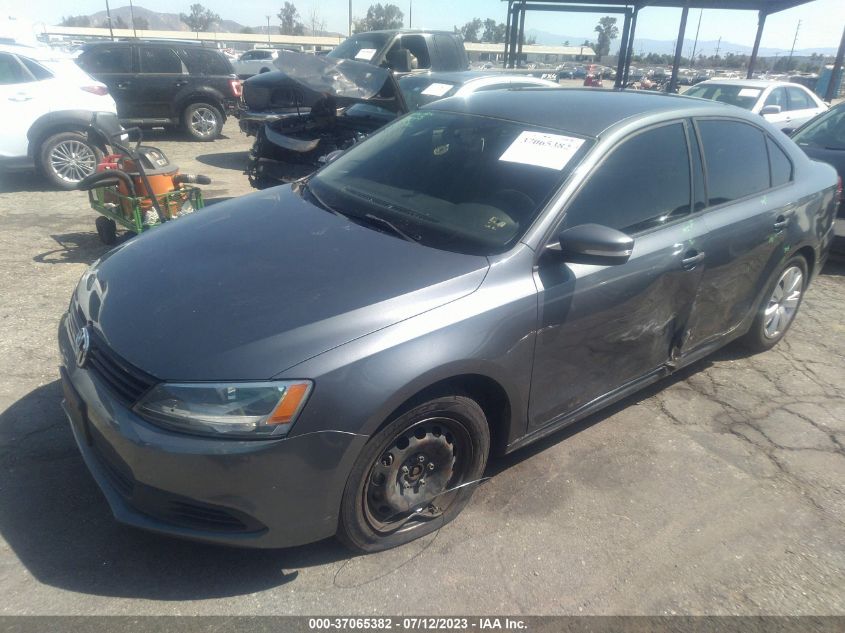 2014 VOLKSWAGEN JETTA SEDAN SE - 3VWD17AJ6EM399626