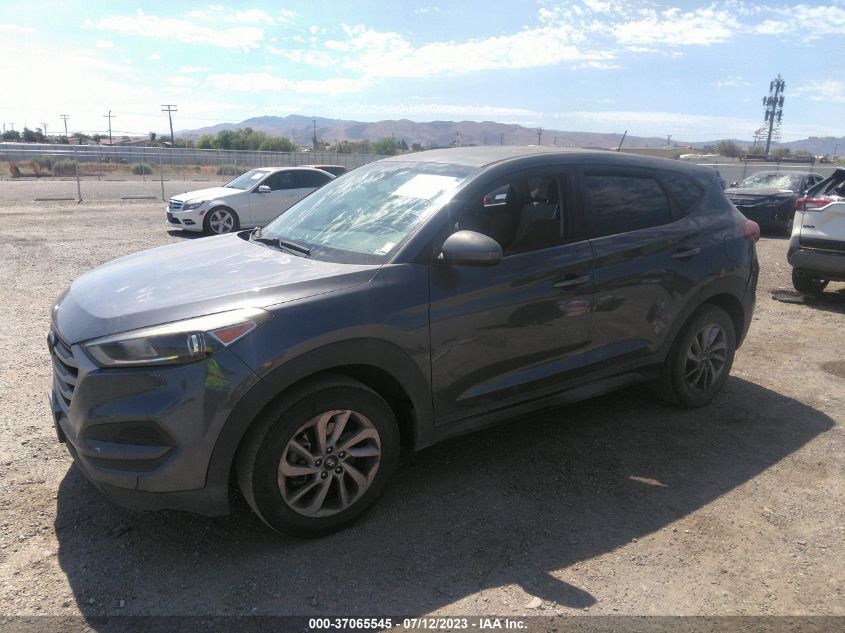2017 HYUNDAI TUCSON SE - KM8J23A47HU396252