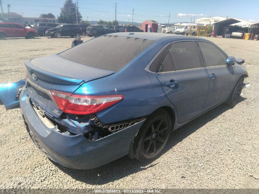 2016 TOYOTA CAMRY SE W/SPECIAL EDITION PKG - 4T1BF1FK2GU560753