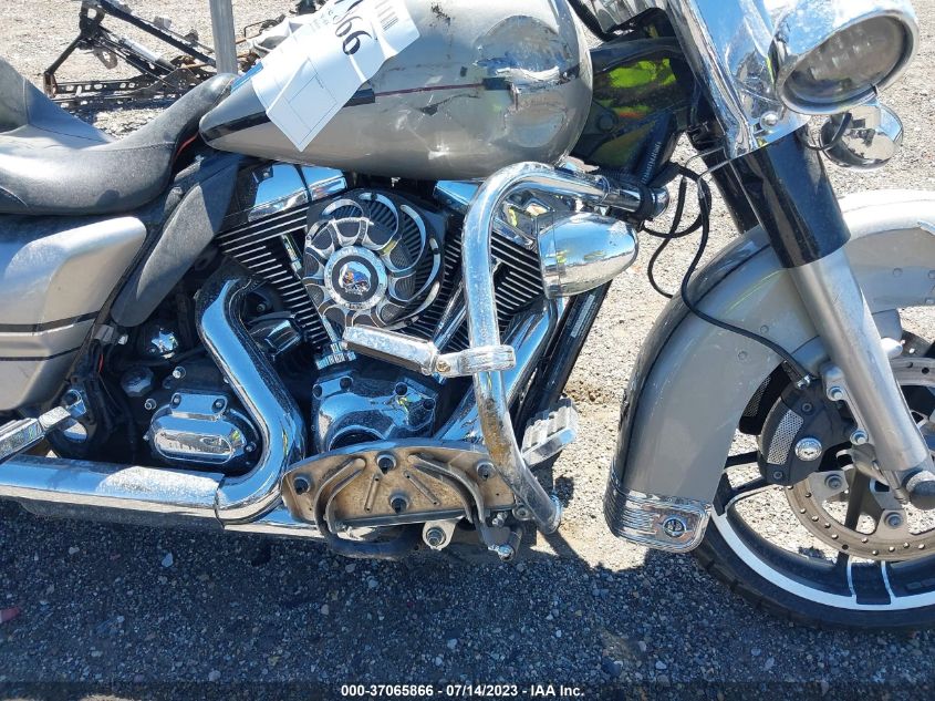 2009 HARLEY-DAVIDSON FLHRC 1HD1FR4159Y611486