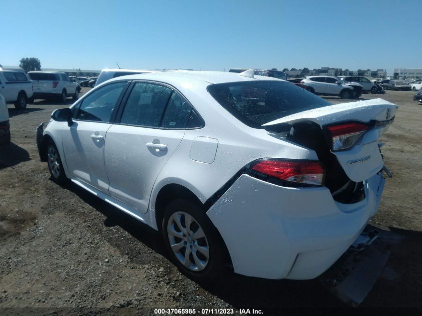 5YFEPMAE7MP242573 Toyota Corolla LE 3