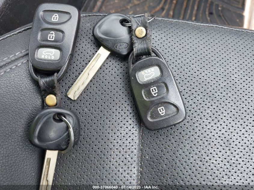 2013 HYUNDAI ELANTRA GT - KMHD35LE0DU104463