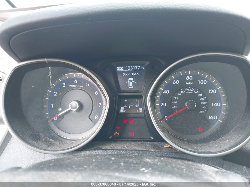 2013 HYUNDAI ELANTRA GT - KMHD35LE0DU104463