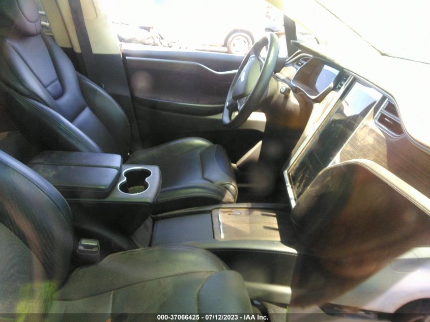 2016 TESLA MODEL X 70D/90D/75D/60D - 5YJXCAE26GF001865