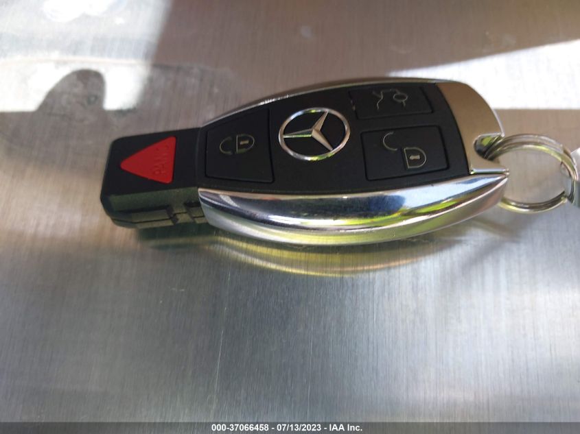 2013 MERCEDES-BENZ S-CLASS S 550 - WDDNG7DBXDA493844