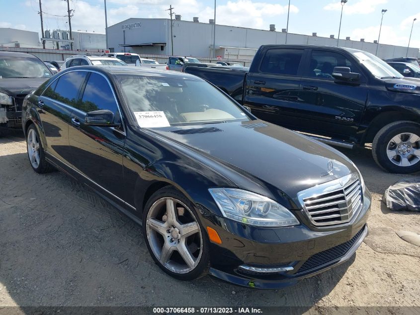 2013 MERCEDES-BENZ S-CLASS S 550 - WDDNG7DBXDA493844