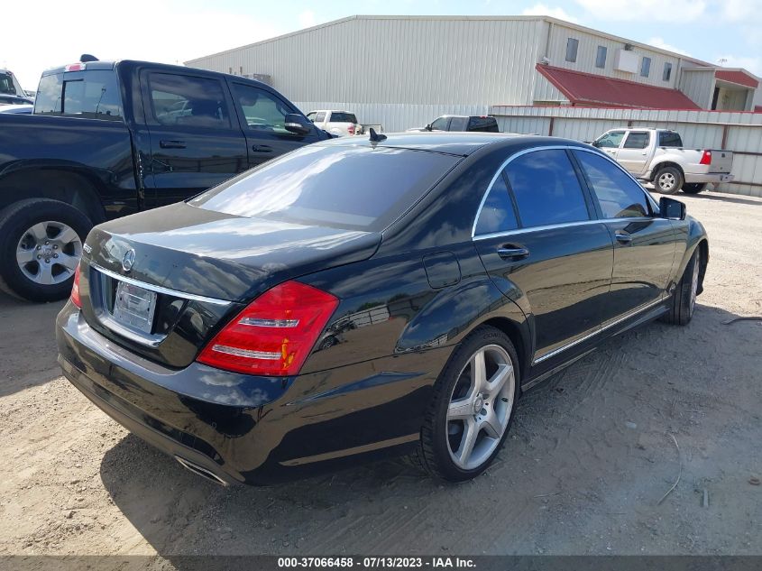 2013 MERCEDES-BENZ S-CLASS S 550 - WDDNG7DBXDA493844