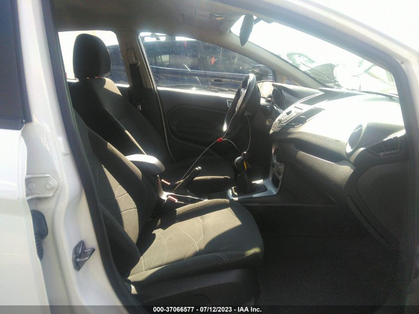 2015 FORD FIESTA SE - 3FADP4EEXFM179510