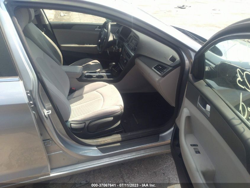 2015 HYUNDAI SONATA 2.4L SE - 5NPE24AF0FH004989