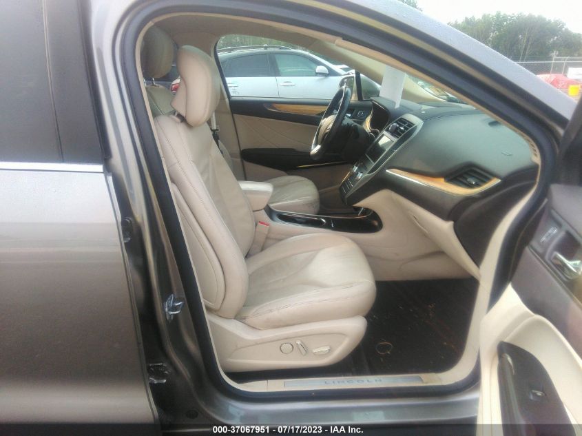 2016 LINCOLN MKC SELECT - 5LMCJ2D96GUJ23277