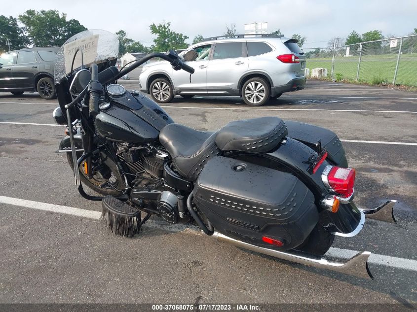 2019 HARLEY-DAVIDSON FLHCS - 1HD1YBK26KB030715