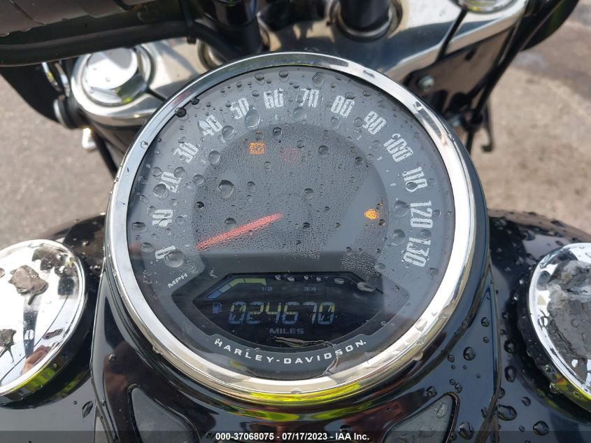 2019 HARLEY-DAVIDSON FLHCS - 1HD1YBK26KB030715
