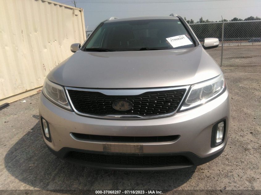 2014 KIA SORENTO LX - 5XYKT3A62EG461013