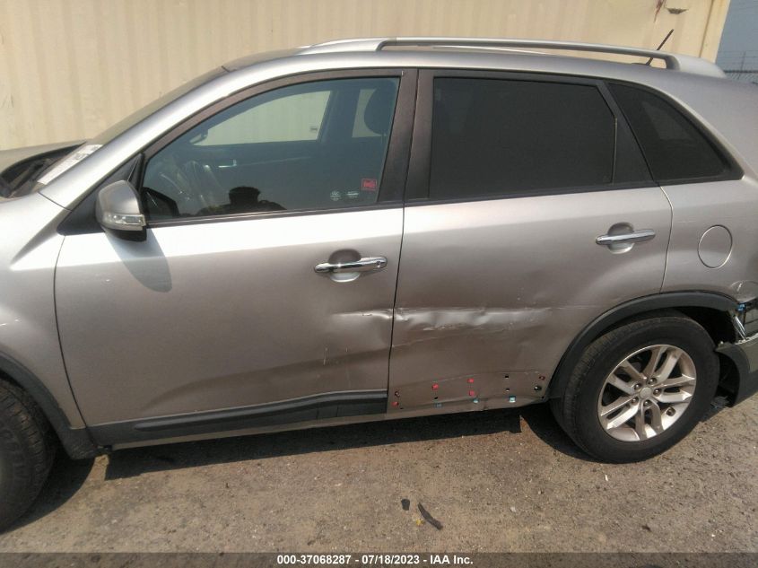 2014 KIA SORENTO LX - 5XYKT3A62EG461013