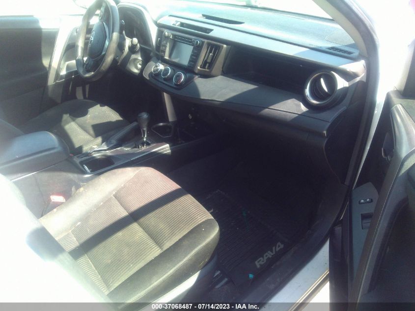 2018 TOYOTA RAV4 LE - JTMBFREV2JD246879