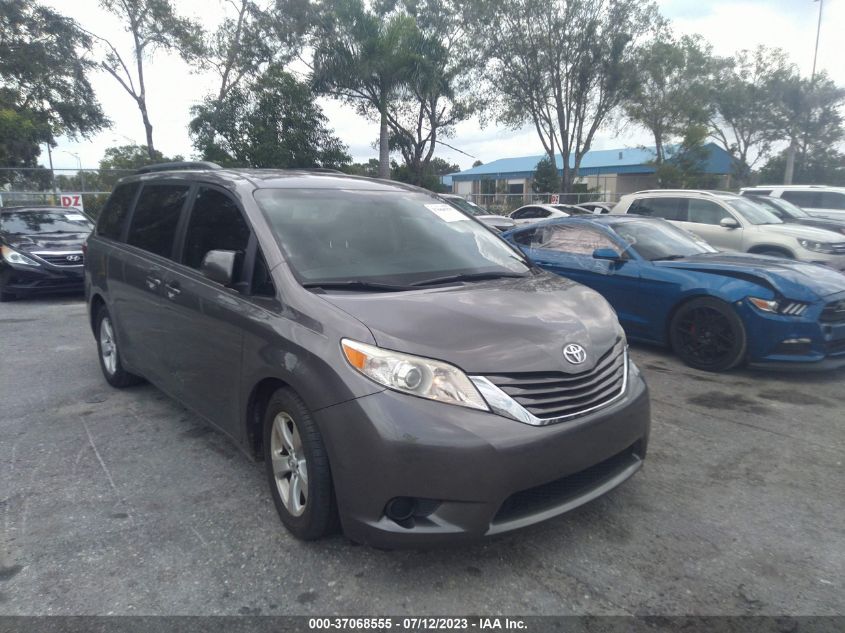 2017 TOYOTA SIENNA LE - 5TDKZ3DC4HS899880