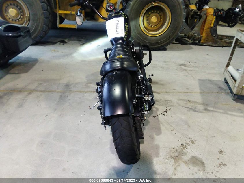 2015 HARLEY-DAVIDSON XL883 IRON 883 - 1HD4LE212FC437127