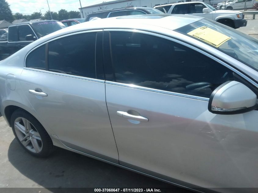 2014 VOLVO S60 T5 - YV1612FS6E1285584