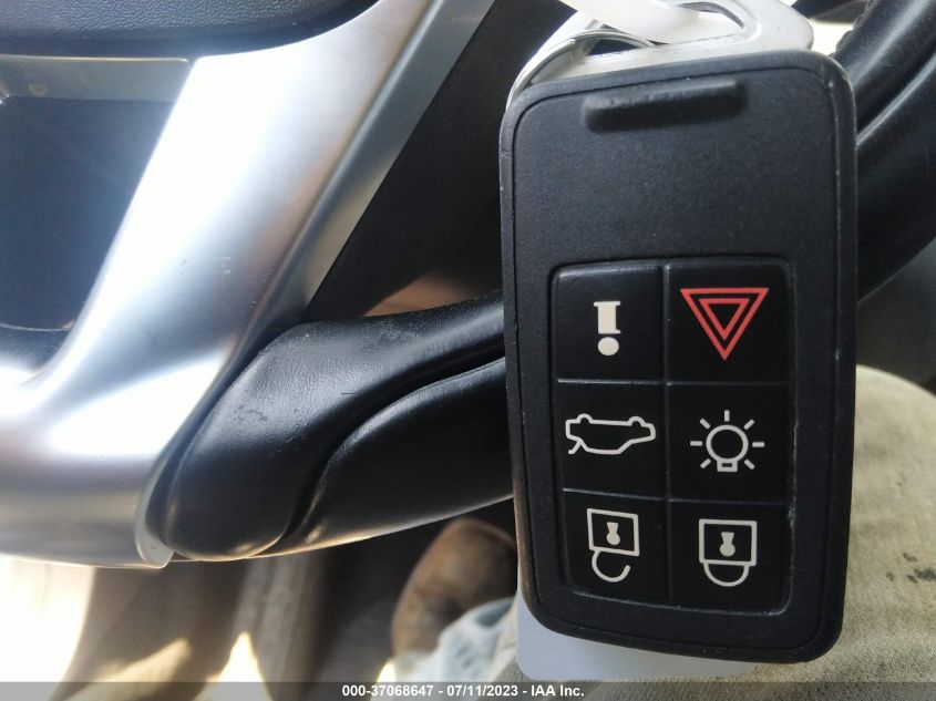 2014 VOLVO S60 T5 - YV1612FS6E1285584