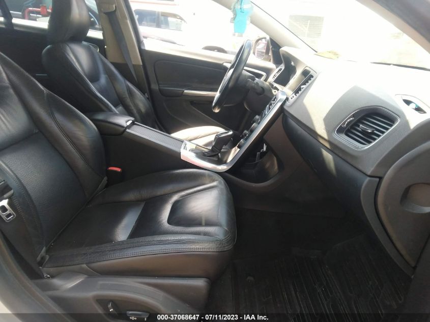 2014 VOLVO S60 T5 - YV1612FS6E1285584