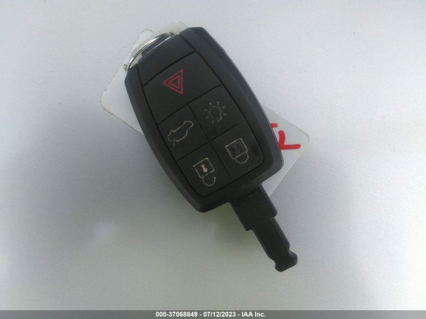 2013 VOLVO C70 T5 YV1672MC5DJ141100