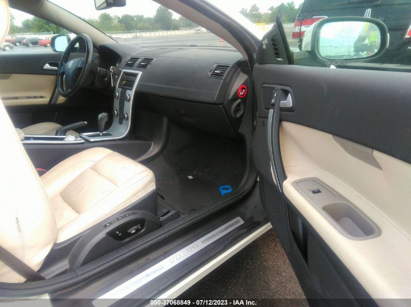 2013 VOLVO C70 T5 YV1672MC5DJ141100