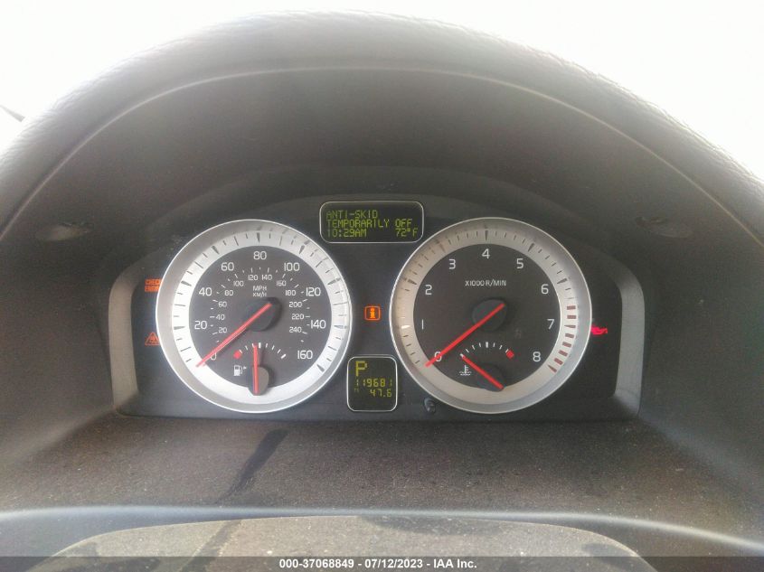 2013 VOLVO C70 T5 YV1672MC5DJ141100