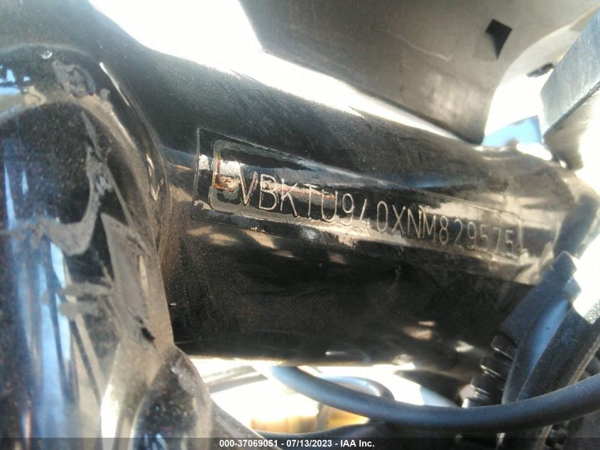 2022 KTM 890 DUKE R - VBKTU940XNM829575