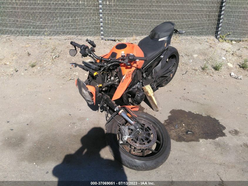 2022 KTM 890 DUKE R - VBKTU940XNM829575