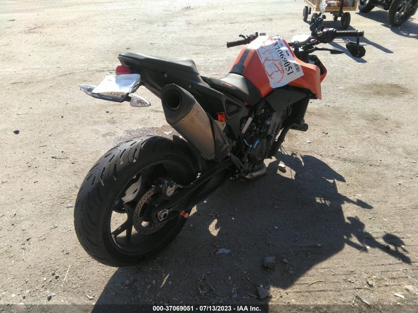 2022 KTM 890 DUKE R - VBKTU940XNM829575