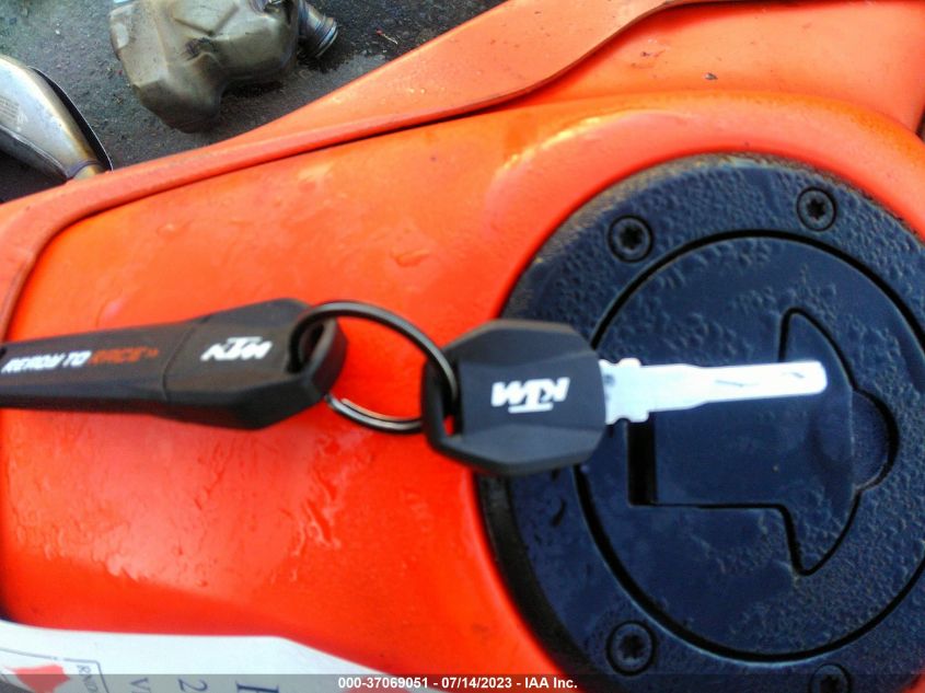 2022 KTM 890 DUKE R - VBKTU940XNM829575