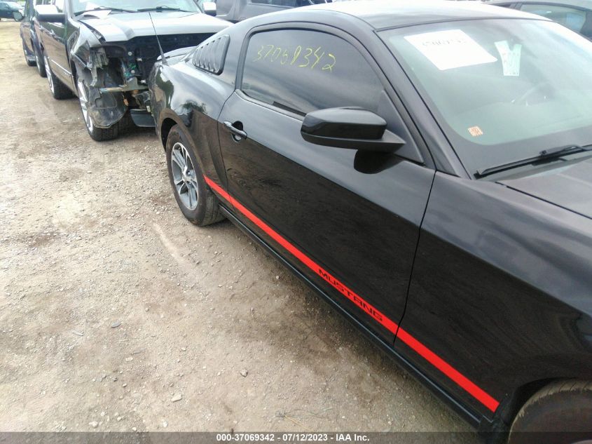 2013 FORD MUSTANG V6 - 1ZVBP8AM1D5243844