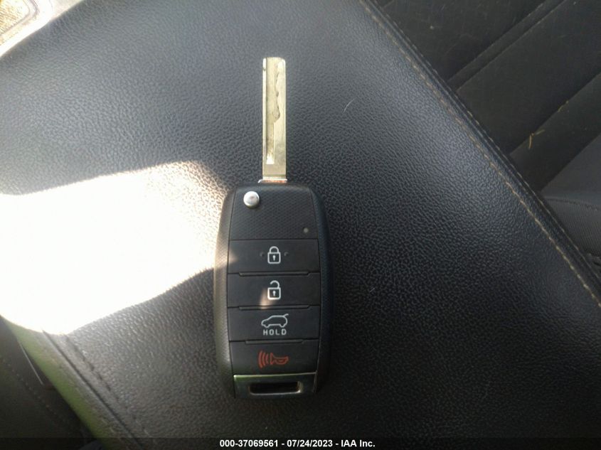 2016 KIA SORENTO LX/L - 5XYPGDA30GG066899
