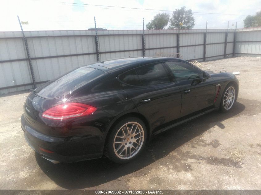 2014 PORSCHE PANAMERA - WP0AA2A76EL010904