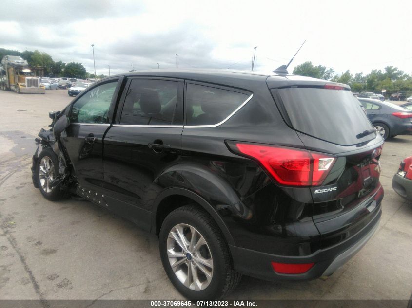 2019 FORD ESCAPE SE - 1FMCU9GD8KUA68987