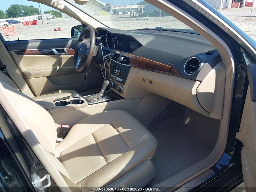 2013 MERCEDES-BENZ C-CLASS C 250 - WDDGF4HB5DR247306