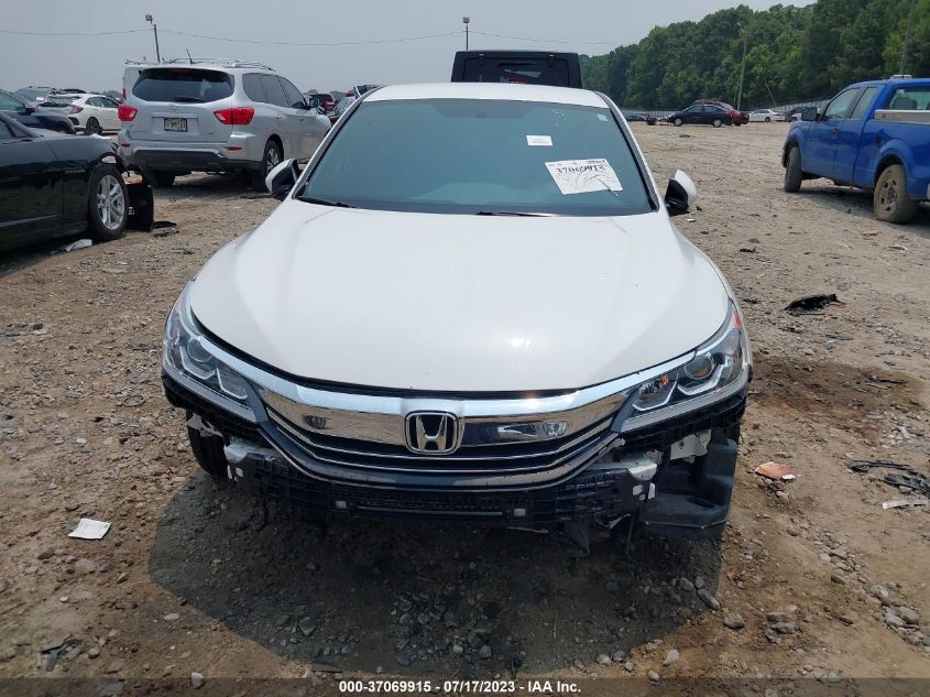 2017 HONDA ACCORD SEDAN SPORT SE - 1HGCR2F11HA233603