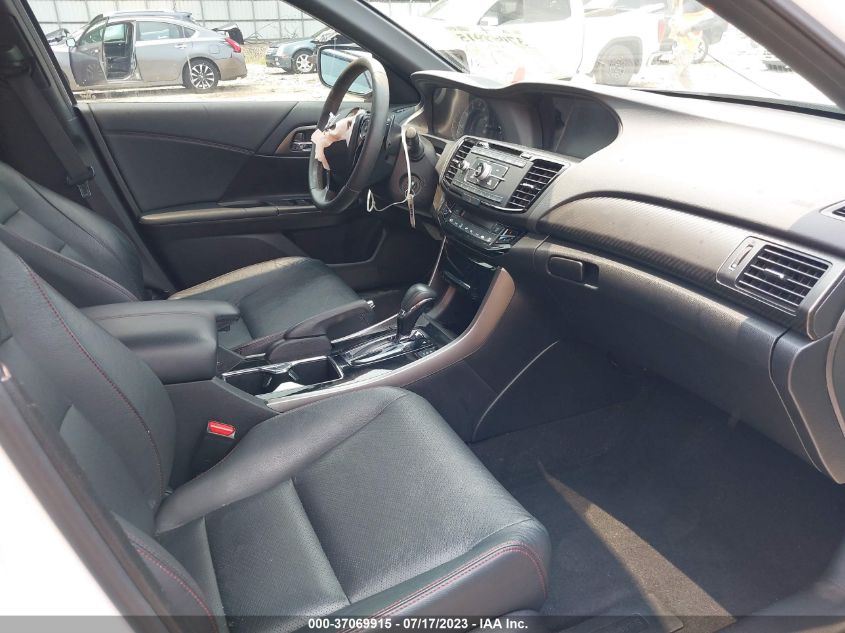 2017 HONDA ACCORD SEDAN SPORT SE - 1HGCR2F11HA233603