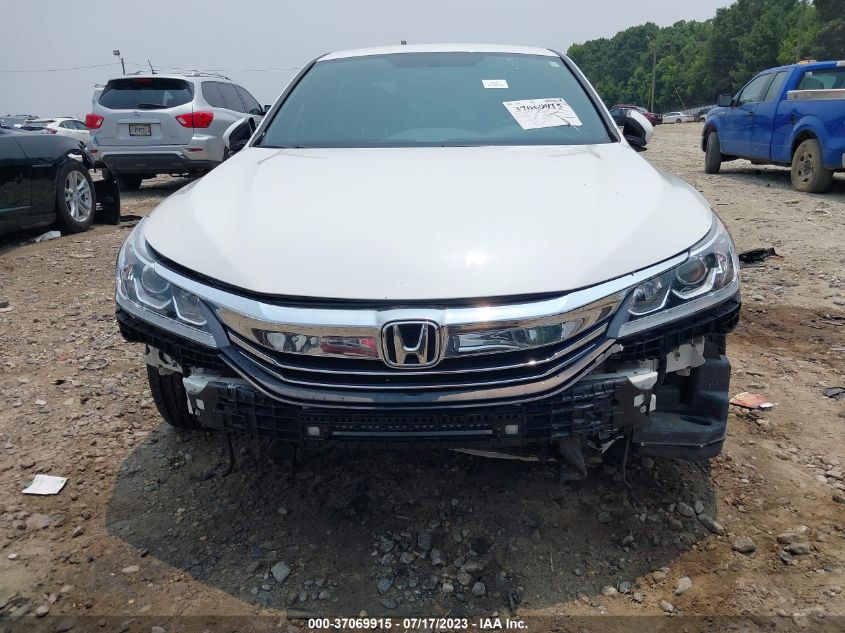 2017 HONDA ACCORD SEDAN SPORT SE - 1HGCR2F11HA233603