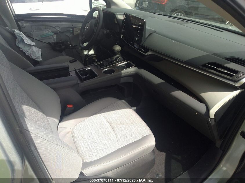 2022 TOYOTA SIENNA LE - 5TDKRKEC3NS080847