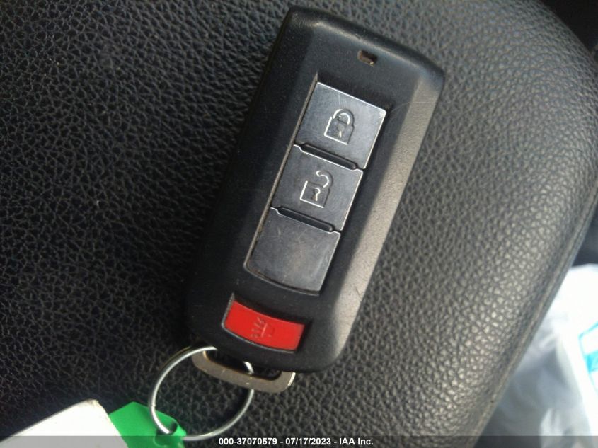 2016 MITSUBISHI OUTLANDER SEL - JA4AD3A38GZ019169